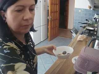 voyeurcam-julmodels-kitchen