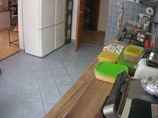 voyeurcam-julmodels-kitchen