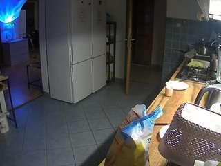 voyeurcam-julmodels-kitchen