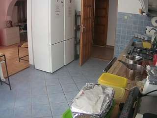 voyeurcam-julmodels-kitchen