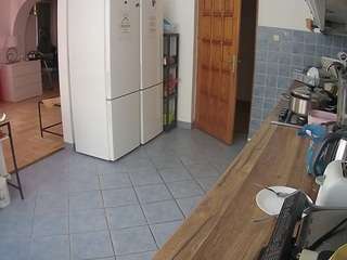 voyeurcam-julmodels-kitchen