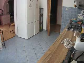 voyeurcam-julmodels-kitchen