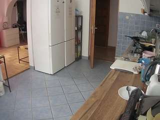 voyeurcam-julmodels-kitchen