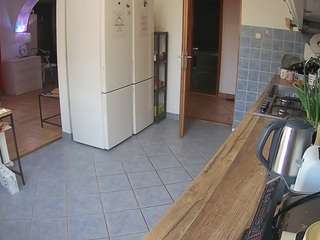 voyeurcam-julmodels-kitchen