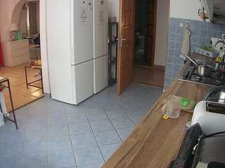 voyeurcam-julmodels-kitchen