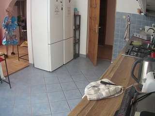 voyeurcam-julmodels-kitchen