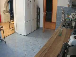 voyeurcam-julmodels-kitchen