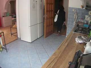 voyeurcam-julmodels-kitchen