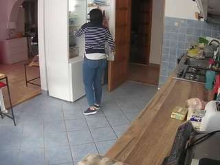 voyeurcam-julmodels-kitchen