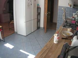 voyeurcam-julmodels-kitchen