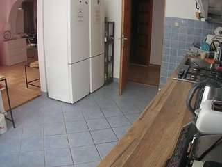 voyeurcam-julmodels-kitchen
