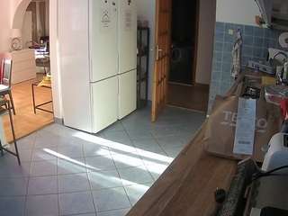 voyeurcam-julmodels-kitchen