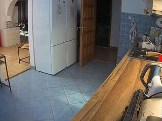voyeurcam-julmodels-kitchen
