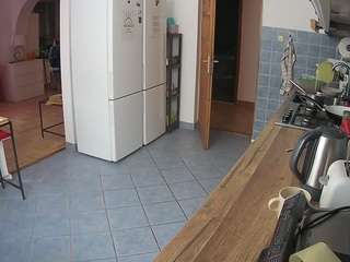 voyeurcam-julmodels-kitchen