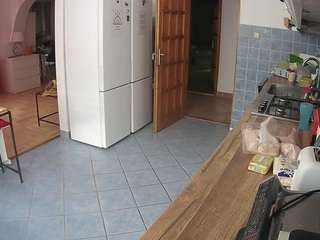 voyeurcam-julmodels-kitchen