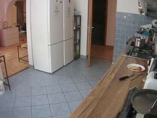 voyeurcam-julmodels-kitchen