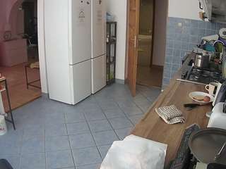 voyeurcam-julmodels-kitchen