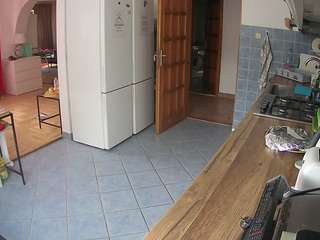 voyeurcam-julmodels-kitchen