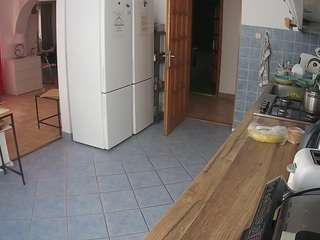 voyeurcam-julmodels-kitchen