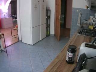 voyeurcam-julmodels-kitchen
