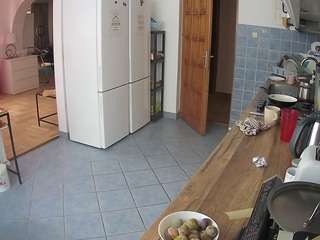 voyeurcam-julmodels-kitchen