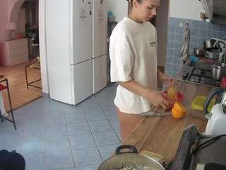 voyeurcam-julmodels-kitchen Sex Cam Show