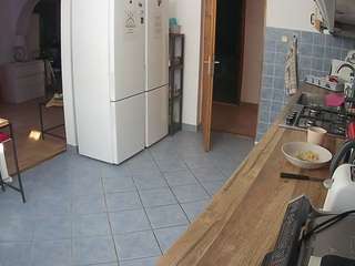 voyeurcam-julmodels-kitchen