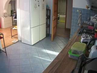 voyeurcam-julmodels-kitchen