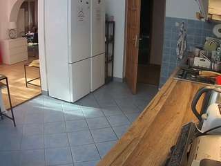voyeurcam-julmodels-kitchen