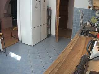 voyeurcam-julmodels-kitchen
