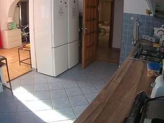 voyeurcam-julmodels-kitchen