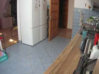 voyeurcam-julmodels-kitchen