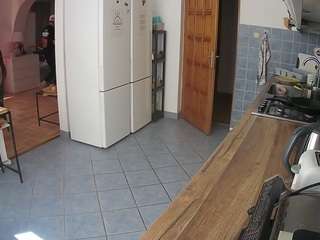 voyeurcam-julmodels-kitchen