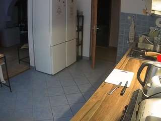 voyeurcam-julmodels-kitchen