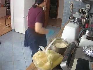 voyeurcam-julmodels-kitchen