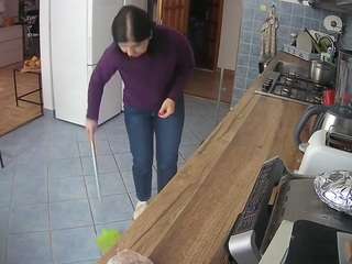 voyeurcam-julmodels-kitchen