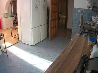 voyeurcam-julmodels-kitchen