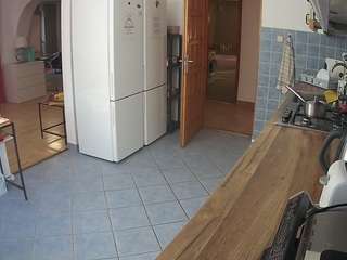 voyeurcam-julmodels-kitchen