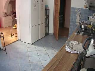 voyeurcam-julmodels-kitchen