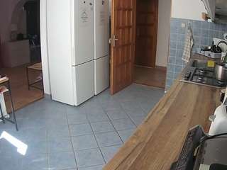 voyeurcam-julmodels-kitchen