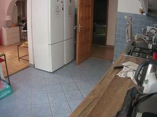 voyeurcam-julmodels-kitchen