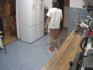 voyeurcam-julmodels-kitchen