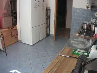 voyeurcam-julmodels-kitchen