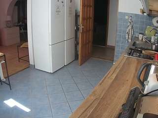 voyeurcam-julmodels-kitchen