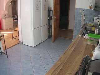 voyeurcam-julmodels-kitchen