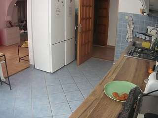 voyeurcam-julmodels-kitchen