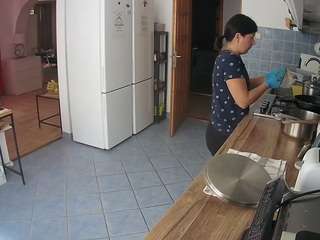 voyeurcam-julmodels-kitchen