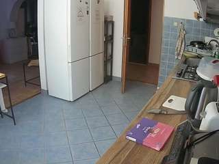 voyeurcam-julmodels-kitchen
