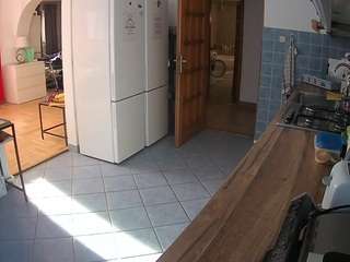 voyeurcam-julmodels-kitchen