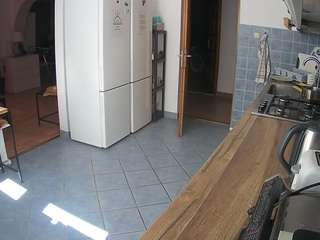voyeurcam-julmodels-kitchen